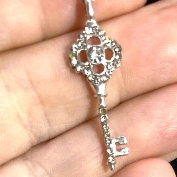 ARC Sterling Silver “Key to My Heart” Necklace - Picture 5 of 10